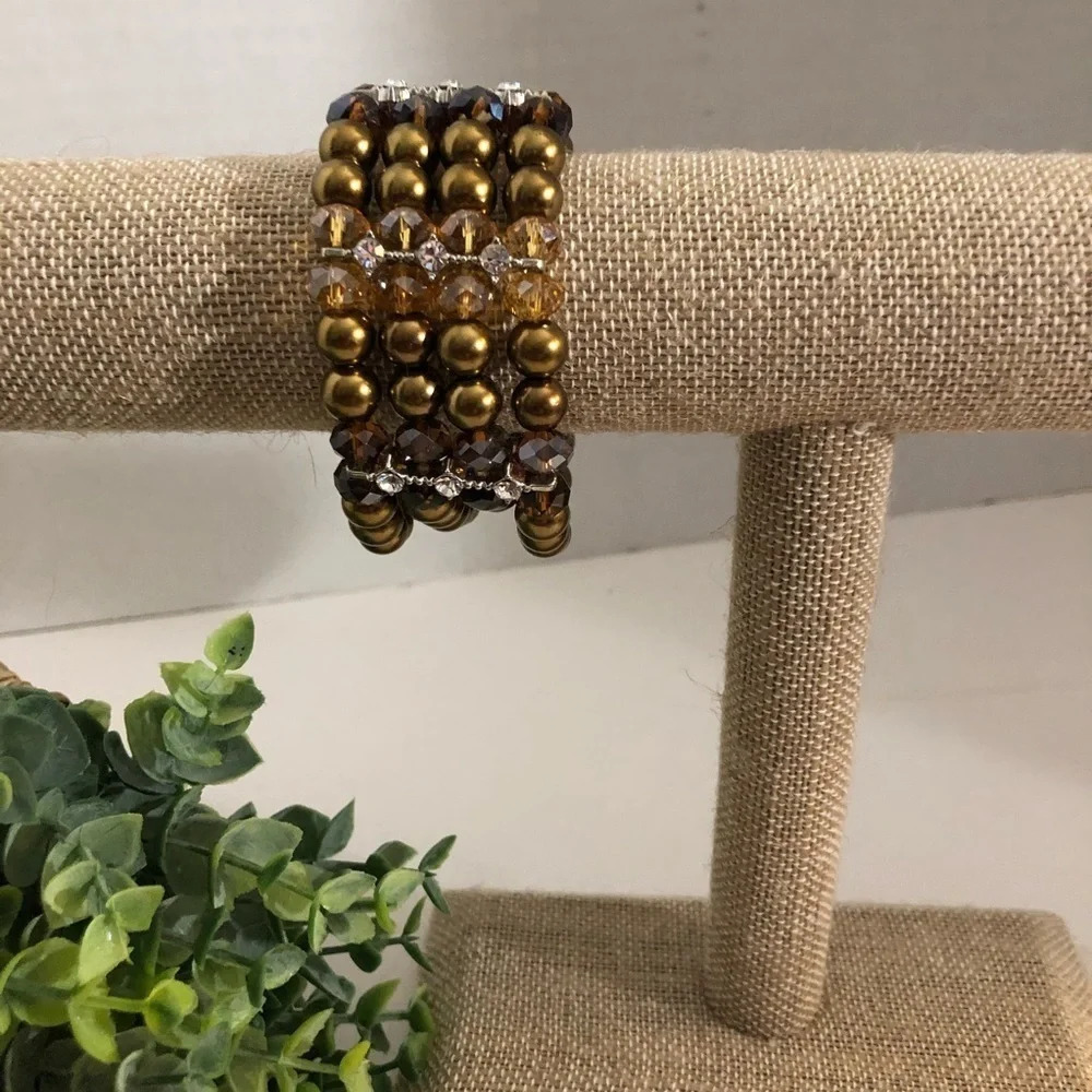 Kiss AKA womens bronze pearl/Crystal bead bracelet